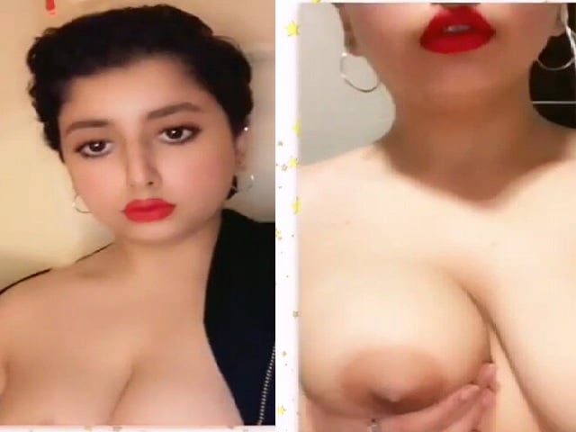 Indian escort girl viral boobs show seduction