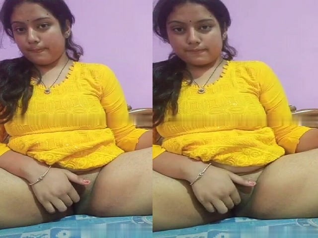 Yellow tops girl naked Indian fingering viral MMS