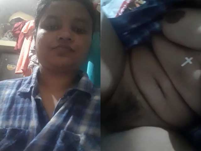 Hot girl showing big boobs and pussy