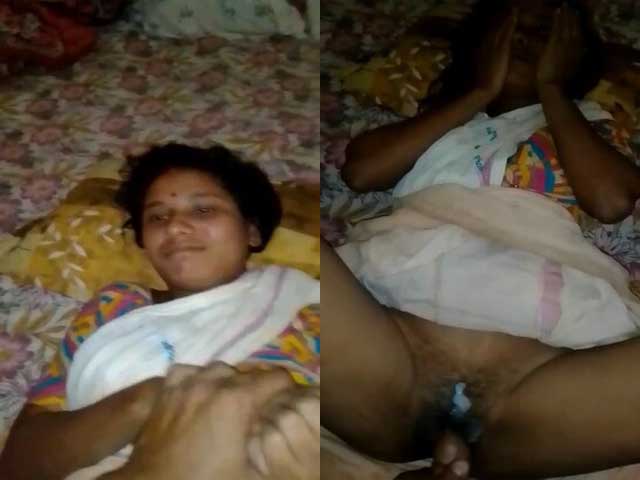 Creampied mature pussy of Desi Bhabhi