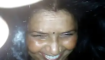 Indian housewife cheats her husband