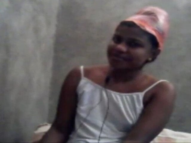 Cute Lankan girl shows her boobs