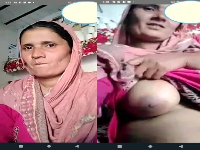 Pakistani mature aunty showing boob on cam viral clip
