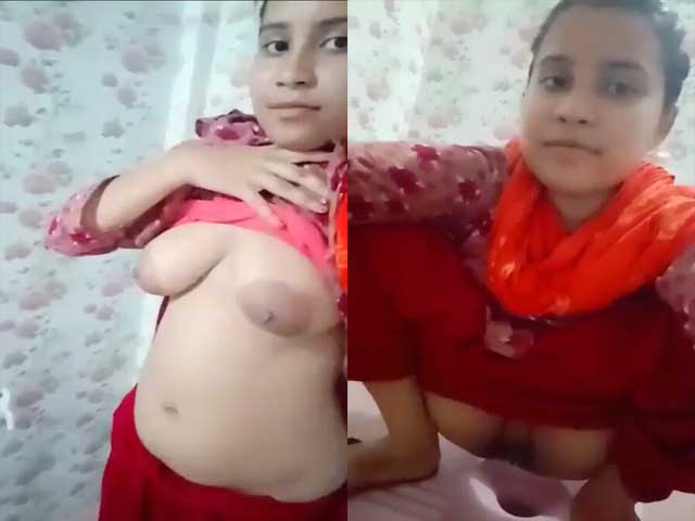 Bangladeshi cute girl pissing video for BF