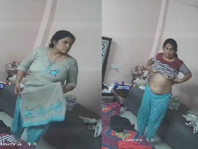 Mature aunty dress change on CCTV Indian sex videos