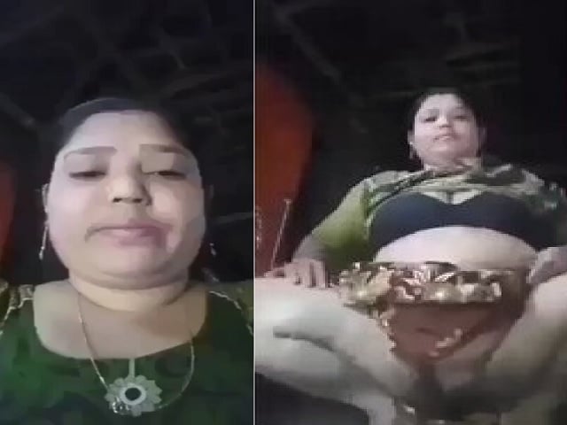 BBW showing big fat pussy on cam for lover