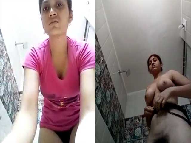 Cute Desi girl shows her nude pussy