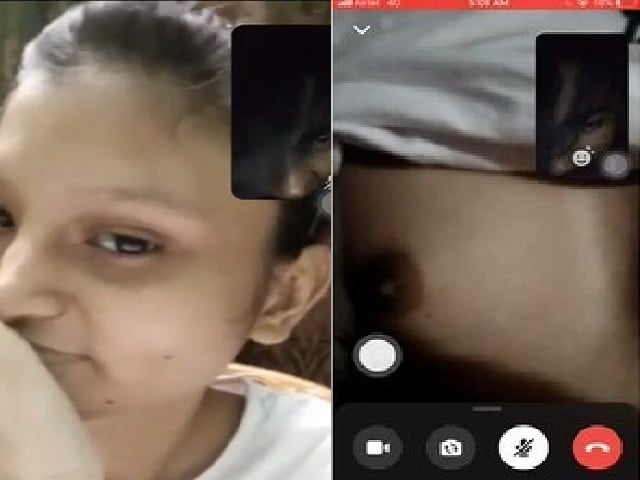 Gf with small boobs show on video call viral MMS