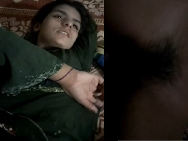 Hairy pussy showing Pakistani sex girlfriend