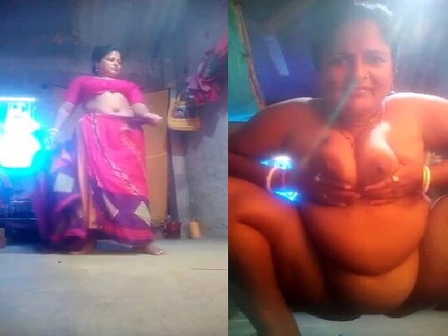 Housewife showing big boobs and big ass on cam