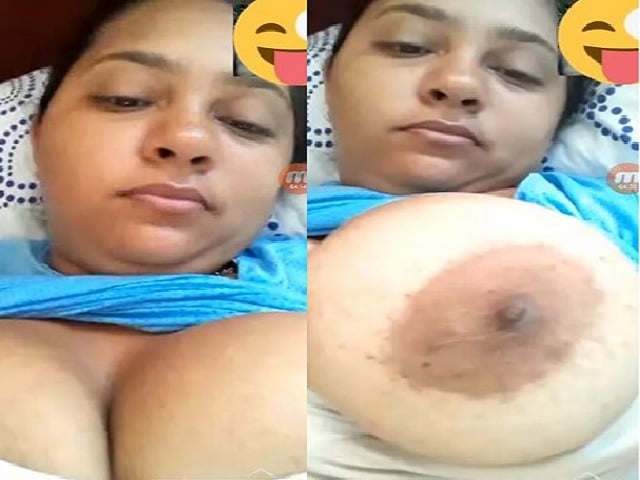 Horny bhabhi on video call exposing big boobs