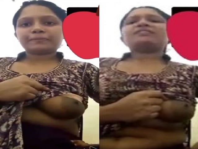 Girlfriend showing boob live on video call viral MMS
