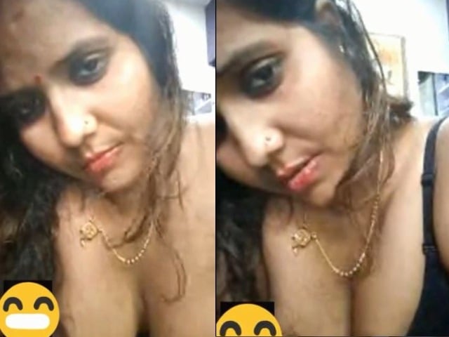 Bhabhi showing her pussy to hot new lover
