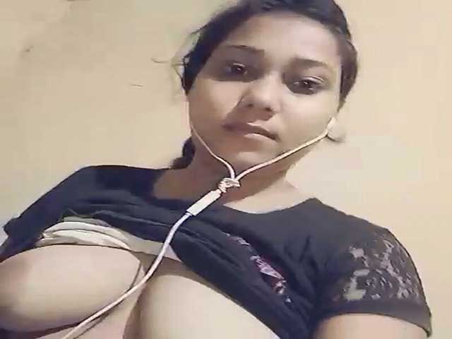 Big boobs girl showing her small pussy hole