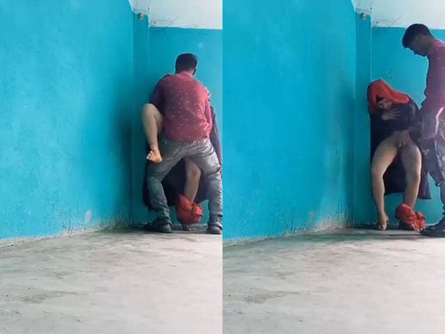 Hijabi Muslim girl caught fucking secretly on cam