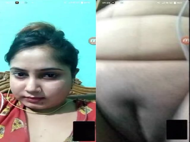 Chubby tanker bhabhi showing big boobs and pussy