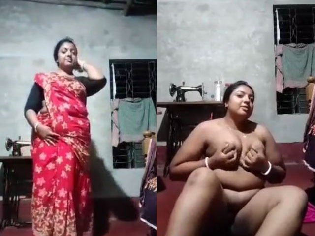 Chubby Bengali housewife nude pussy fingering show