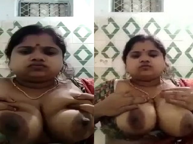 Unsatisfied Bengali Boudi showing big boobs