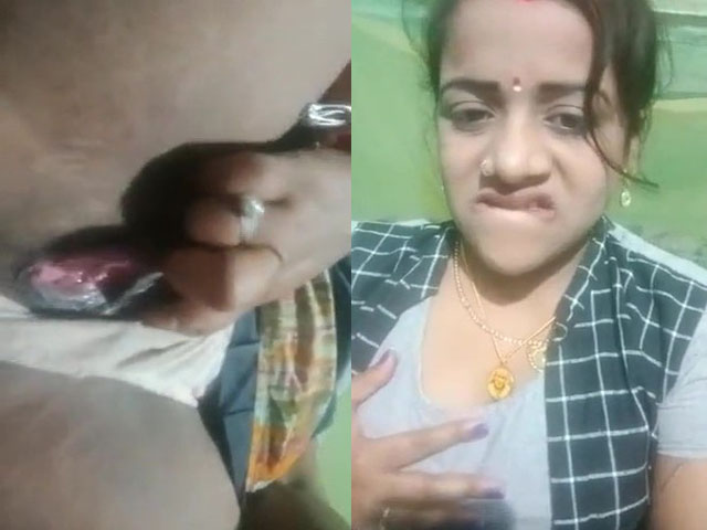 Bhabhi showing pussy with horny expressions