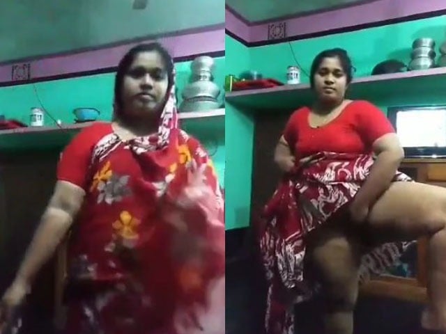 Big ass Bangladeshi wife showing pussy