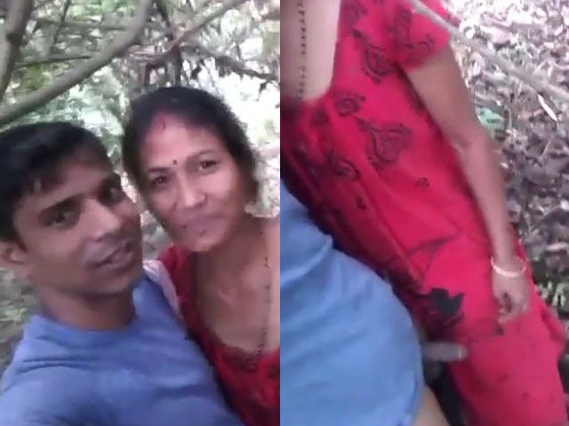 Desi Bhabhi giving handjob to Devar outdoors