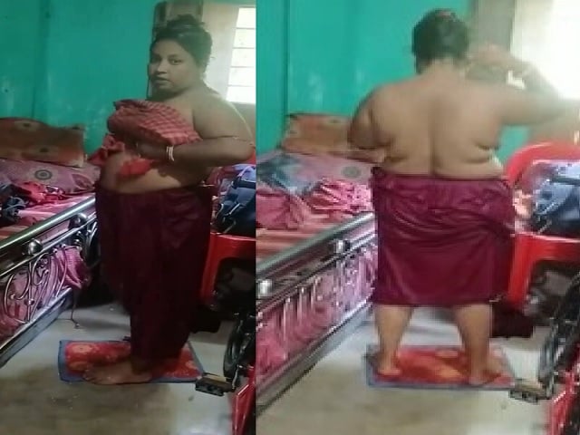 Bangladeshi sex Boudi wet body after viral bath