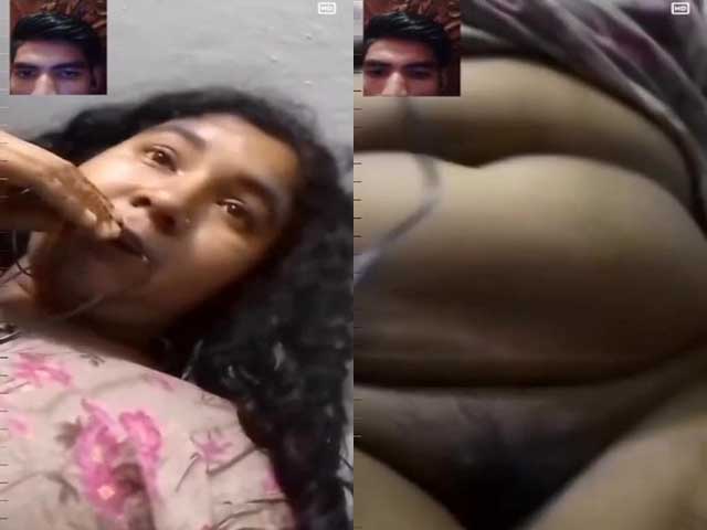 Desi chubby girl showing her pussy to BF on VC