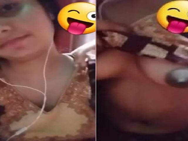 Girlfriend showing boobs on viral video call sex