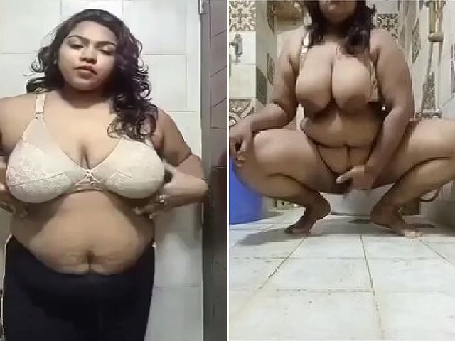 Huge boobs girl naked Indian fingering in bathroom