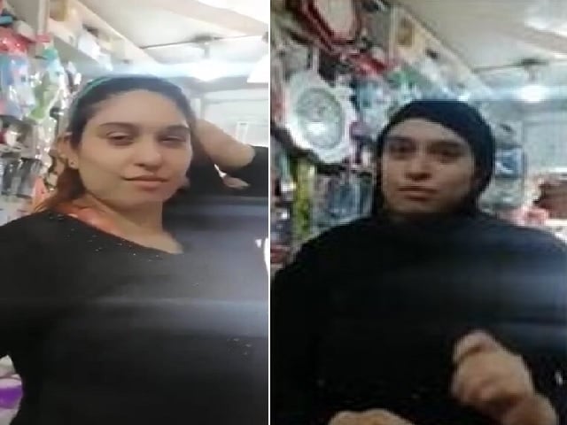 Pakistani sex lady boobs show to shopkeeper MMS