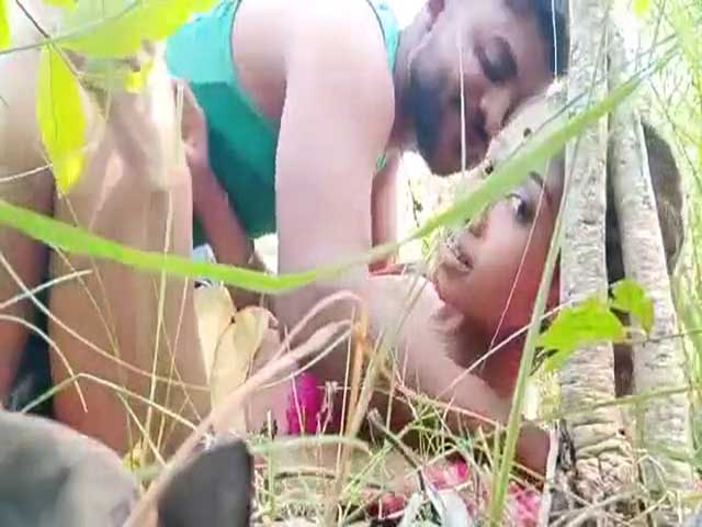 Beautiful Indian girl fucking in jungle on cam